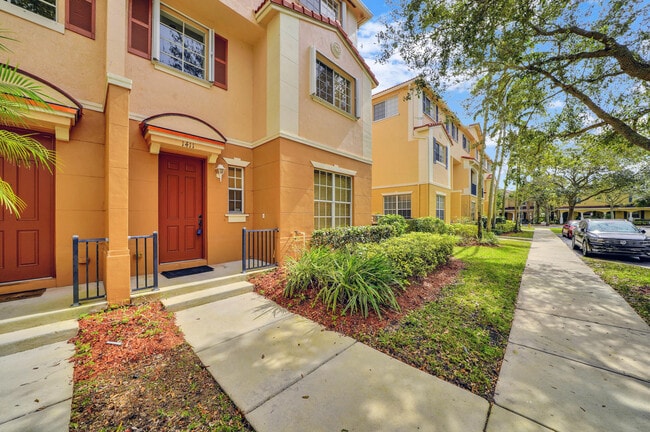 Building Photo - 1411 W Wickham Cir