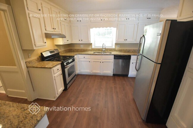 Building Photo - 2350 Ciji Cir