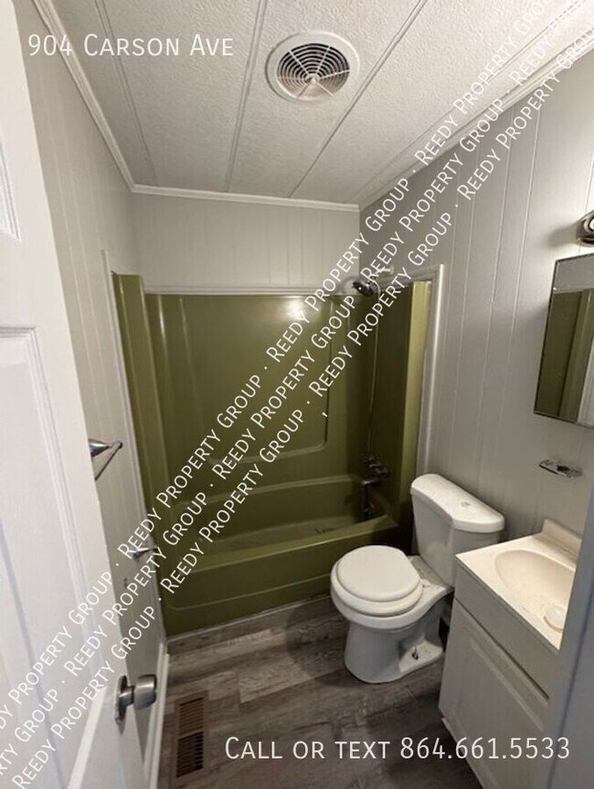 Foto del edificio - 904 Carson Ave