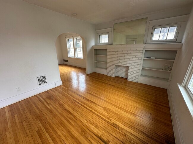 Foto del edificio - 394 Taunton Pl