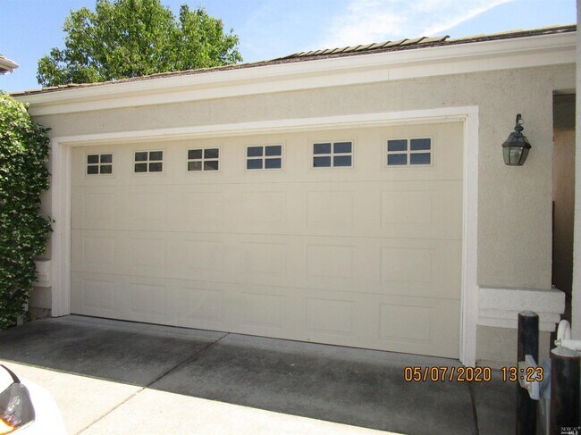 Building Photo - 124 Dewberry Dr
