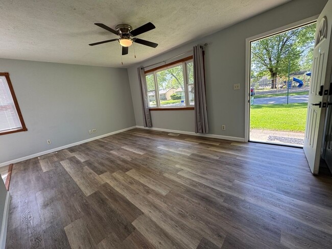 Building Photo - Take Me Home, Country Roads: Cozy 3 Bed, 1...