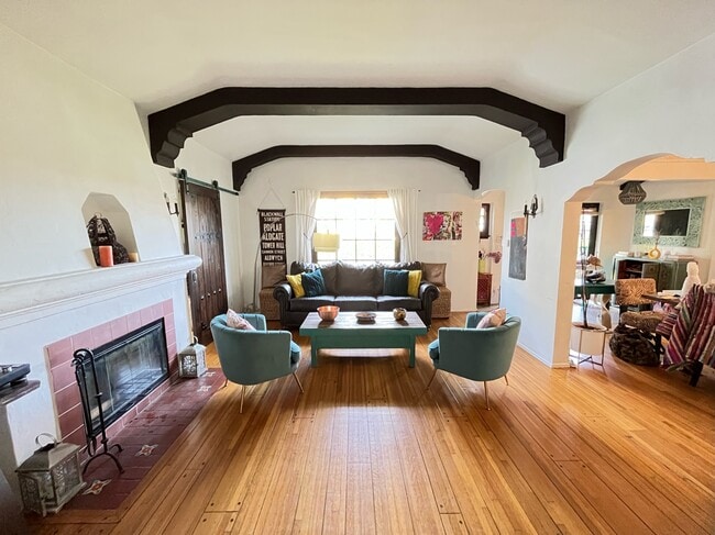 Building Photo - 6100 Alcott St