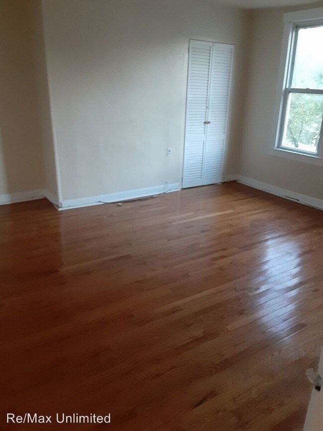Building Photo - 1 br, 1 bath House - 19 E Federal St- Unit #2