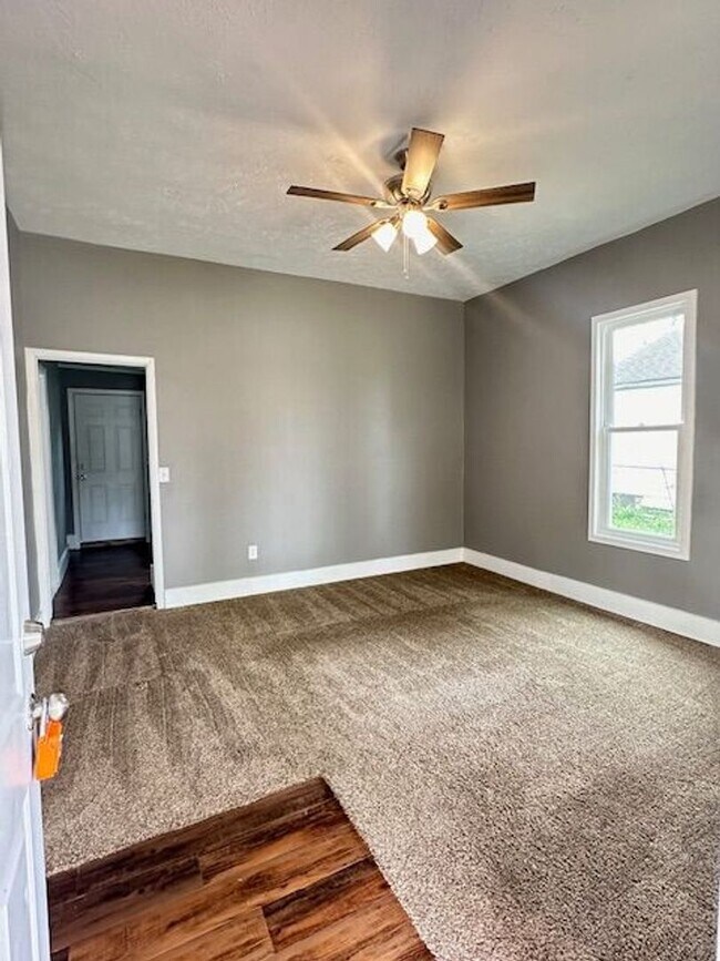Foto del edificio - RECENTLY REMODELED 1 BEDROOM 1 BATH - COZY...