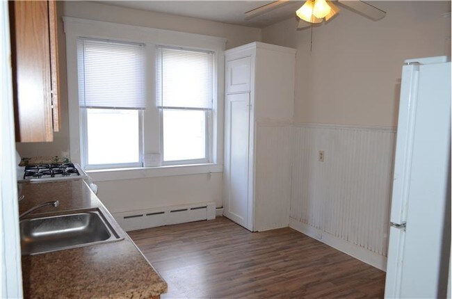 Foto del edificio - 221 S Madison Ave