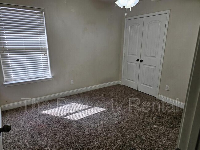 Foto del edificio - 806 E 93rd St