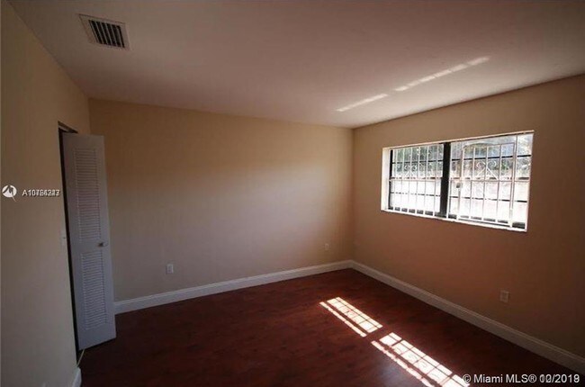 Building Photo - 3858 SW 52nd Ave  3858 Pembroke Park Fl 33023