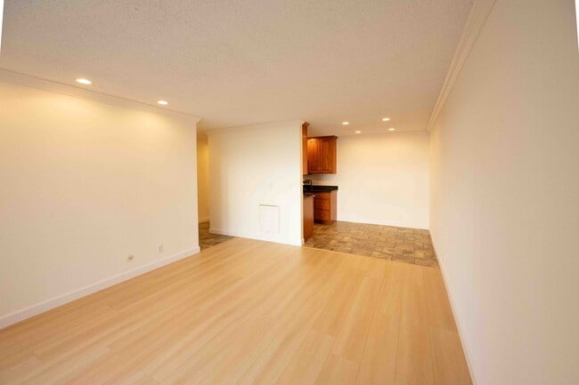 Building Photo - 3845 Harrison St