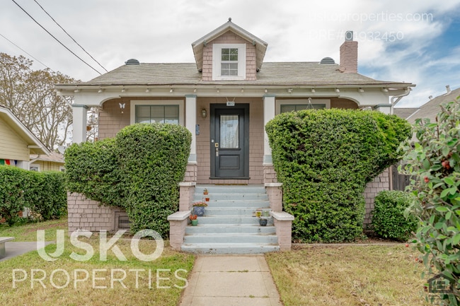 "2-Bed, 2-Bath Home in Oak Park – Sacrame... - "2-Bed, 2-Bath Home in Oak Park  – Sacrame...