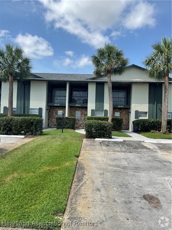 Building Photo - 3641 Edgewater Dr