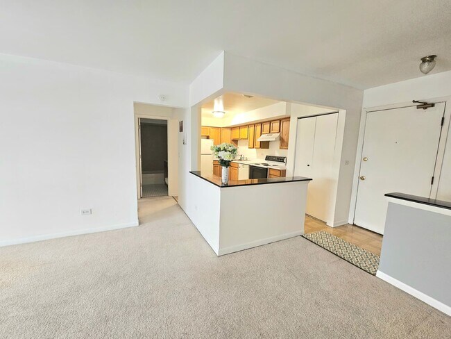 Foto del edificio - 2226 S Goebbert Rd