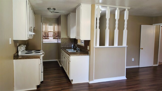 Foto del edificio - 8610 Valley S Dr