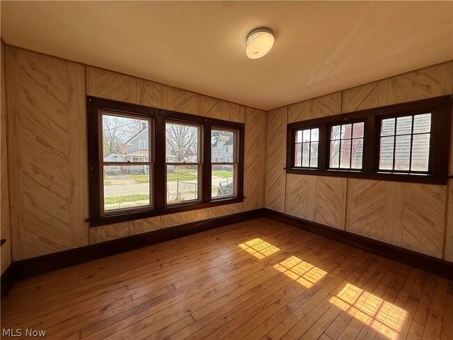 Foto del edificio - 3860 W 37th St