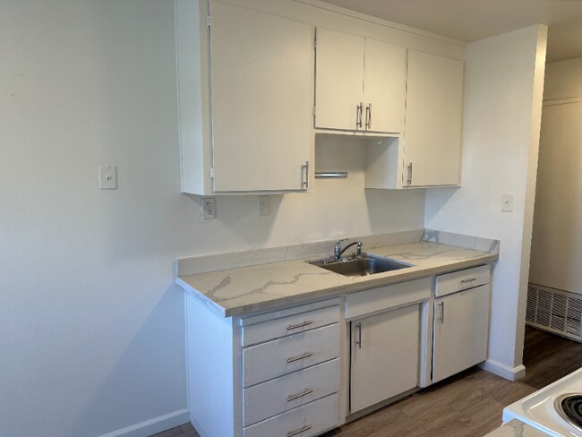 Foto del edificio - 1737 Ross Cir