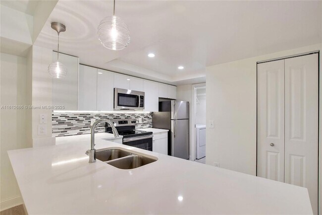 Foto del edificio - 3605 NE 207th St