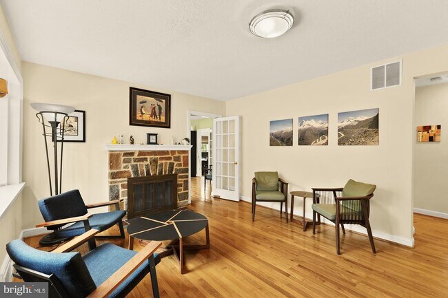 Foto del edificio - 8323 Haddon Dr