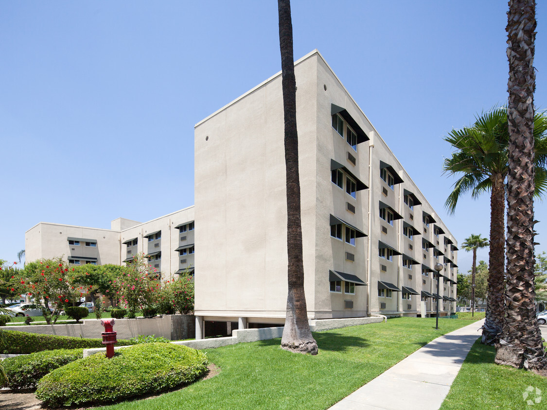 Building Photo - Naomi Gardens