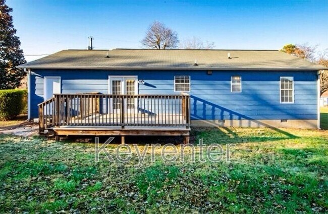 Foto del edificio - 6600 Woodcock Cir