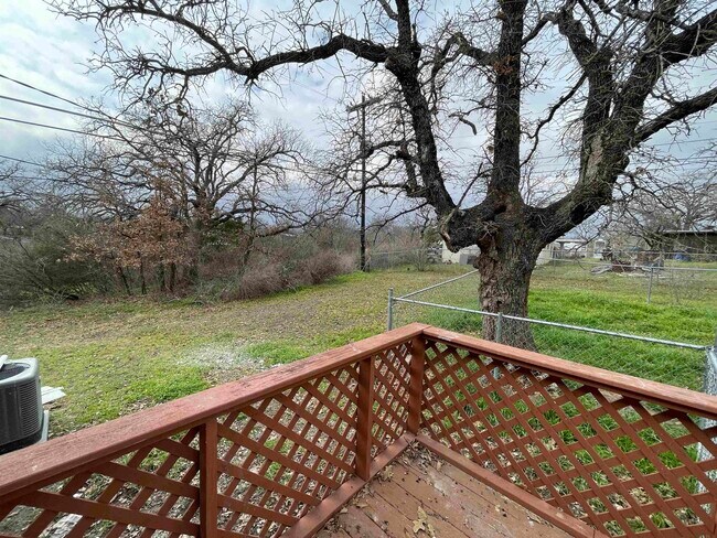 Building Photo - 1533 Sioux Trail