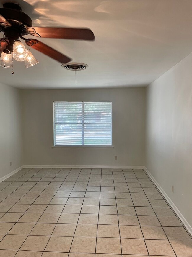 Building Photo - Available Now! Limit of 2 pets. Charming 3...