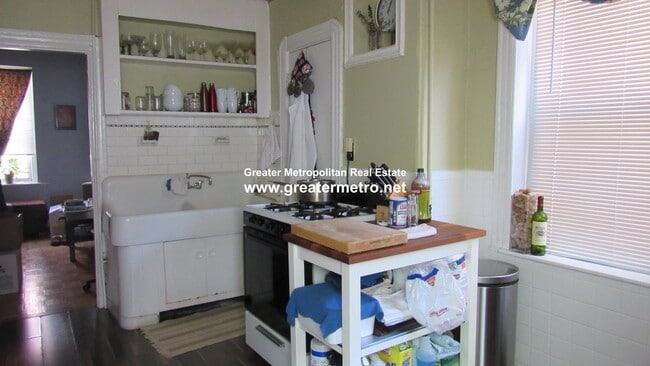 Building Photo - 6 Unity St