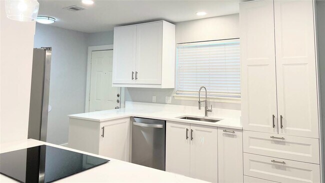 Foto del edificio - 10419 Quail Ridge Dr
