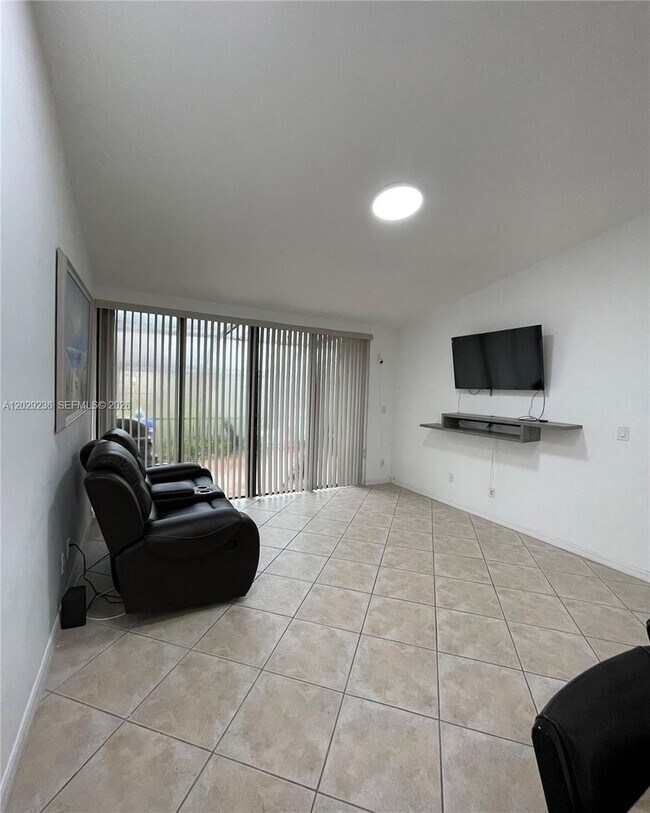 Foto del edificio - 12351 NW 11th Ct