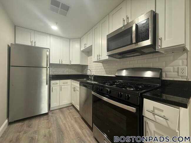 Building Photo - 21 Kenmar Dr