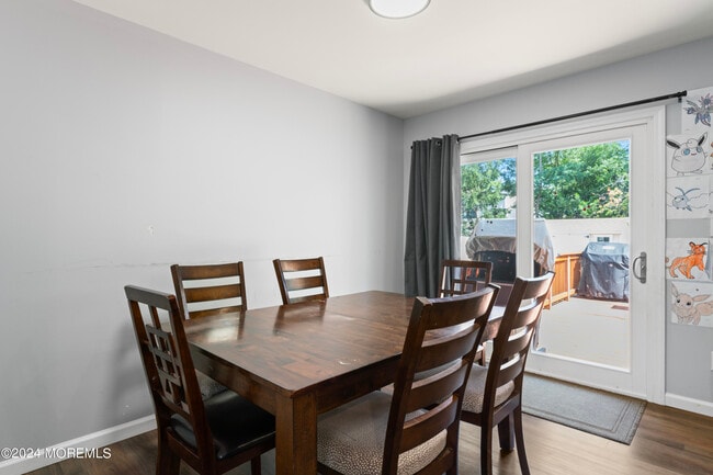 Building Photo - 573 Sumner Ave