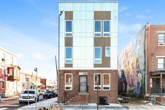 Building Photo - 953 Belmont Ave
