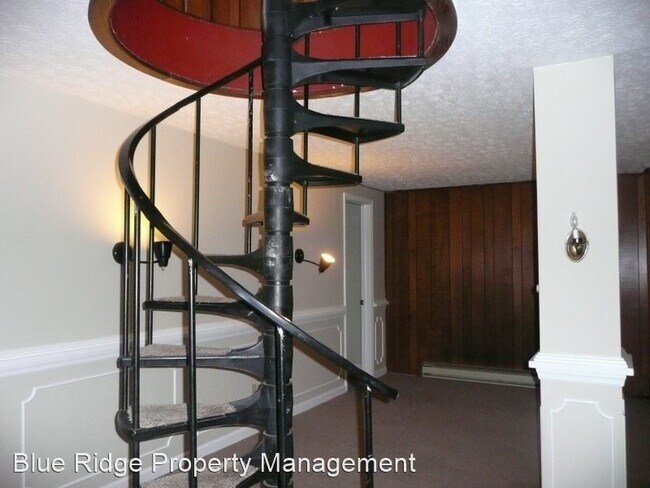 Foto del edificio - 4 br, 2 bath House - 1025 Lake Street