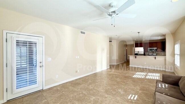 Foto del edificio - 5350 E Deer Valley Dr