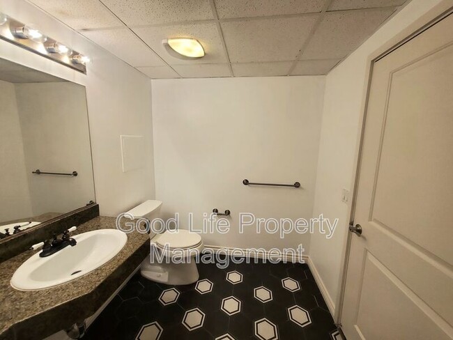 Foto del edificio - 1080 Park Blvd