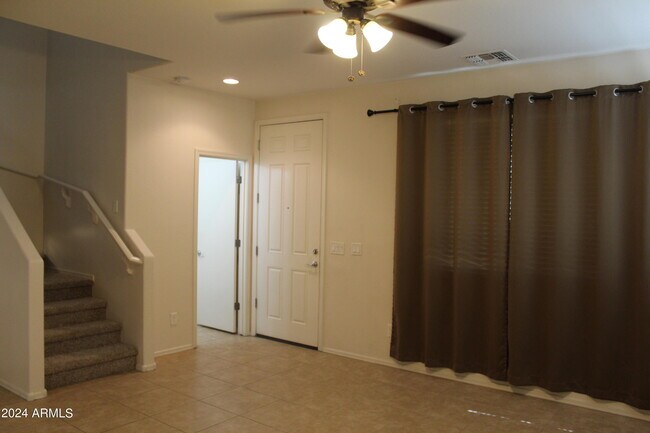 Foto del edificio - 2730 N 73rd Glen