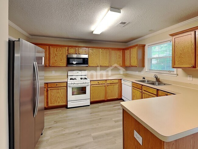 Foto del edificio - 2440 Hampton Estates Dr SW