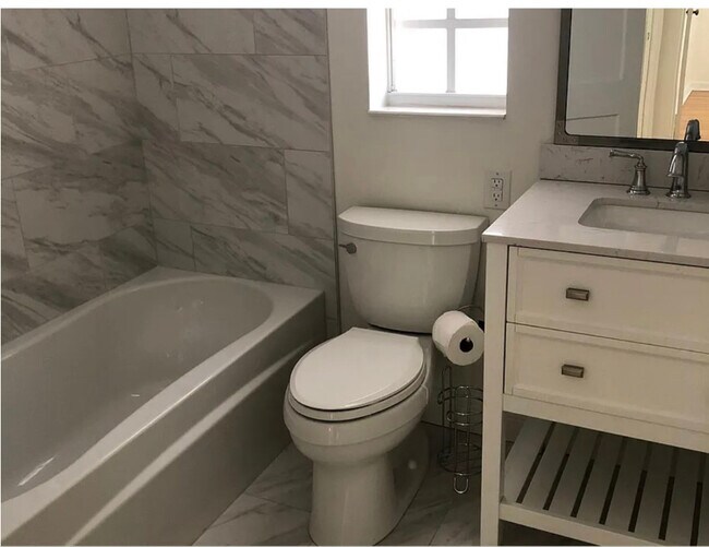 Foto del edificio - 4302 W Santiago St