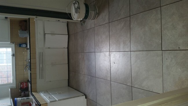 Foto del edificio - 12811 Abington Ave