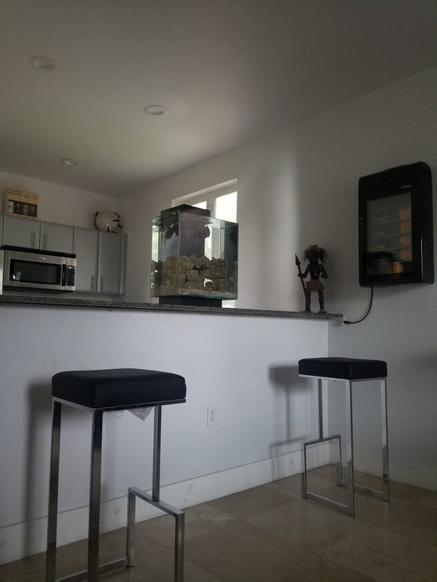 Photo - 1140 NW 18th Pl (Miami, FL)