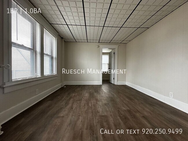 Building Photo - Charming Renovated 1 Bedroom 1 Bath Lower ...