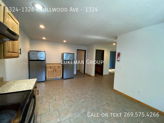 Foto del edificio - 1324-1326 Knollwood Ave-1324