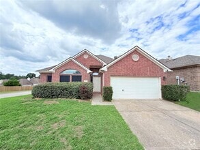 Building Photo - 2212 Highland Crossing Dr