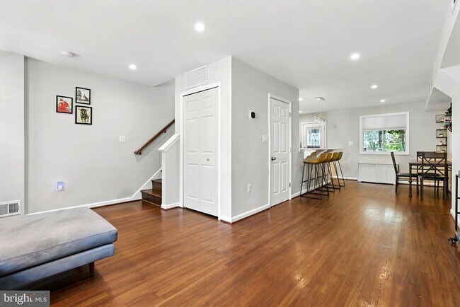 Foto del edificio - 1373 Adams St NE