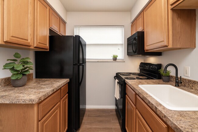 Foto del edificio - McKaig Court Apartments