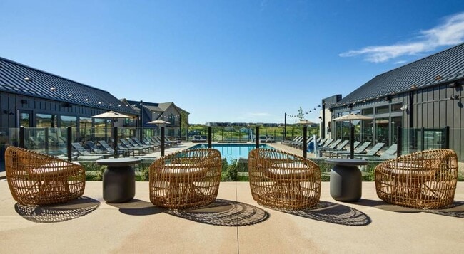 Building Photo - Madison at Canyons, The