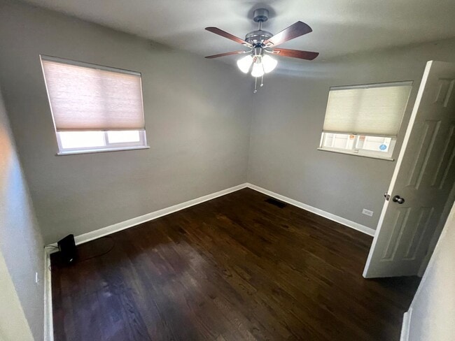 Foto del edificio - Fully Updated 4 Bedroom Home With Finished...