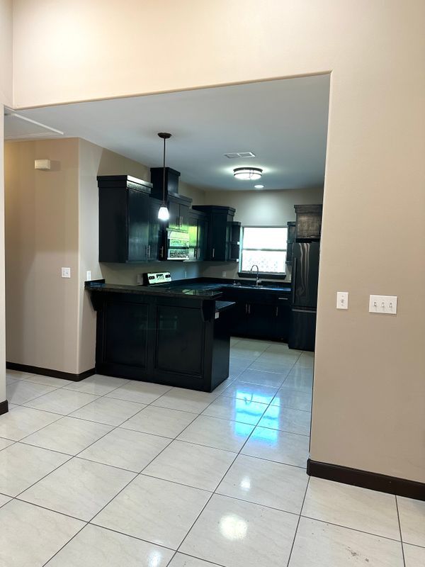 Building Photo - 537 Wild Rose Ln