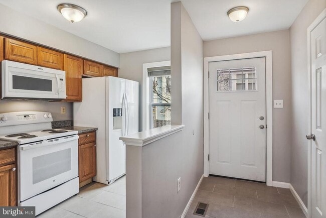 Foto del edificio - 13725 Avonshire Dr