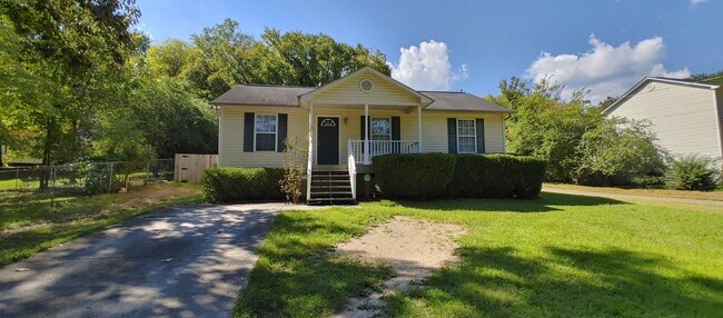Building Photo - Hixson 3 Bedroom Rental Home!