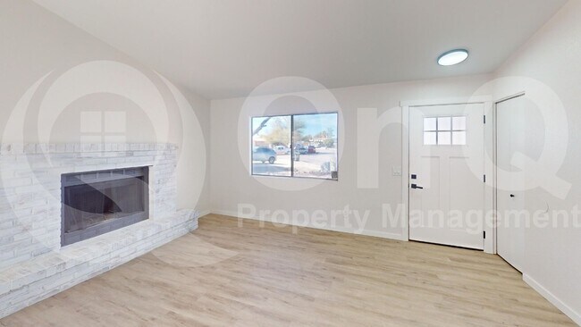 Building Photo - 1826 W Holland Dr